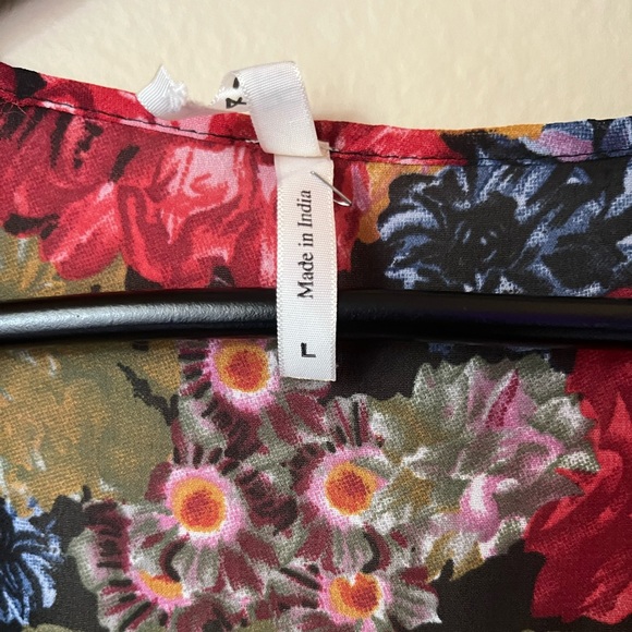 Sleeveless Floral Kimono - Picture 4 of 4